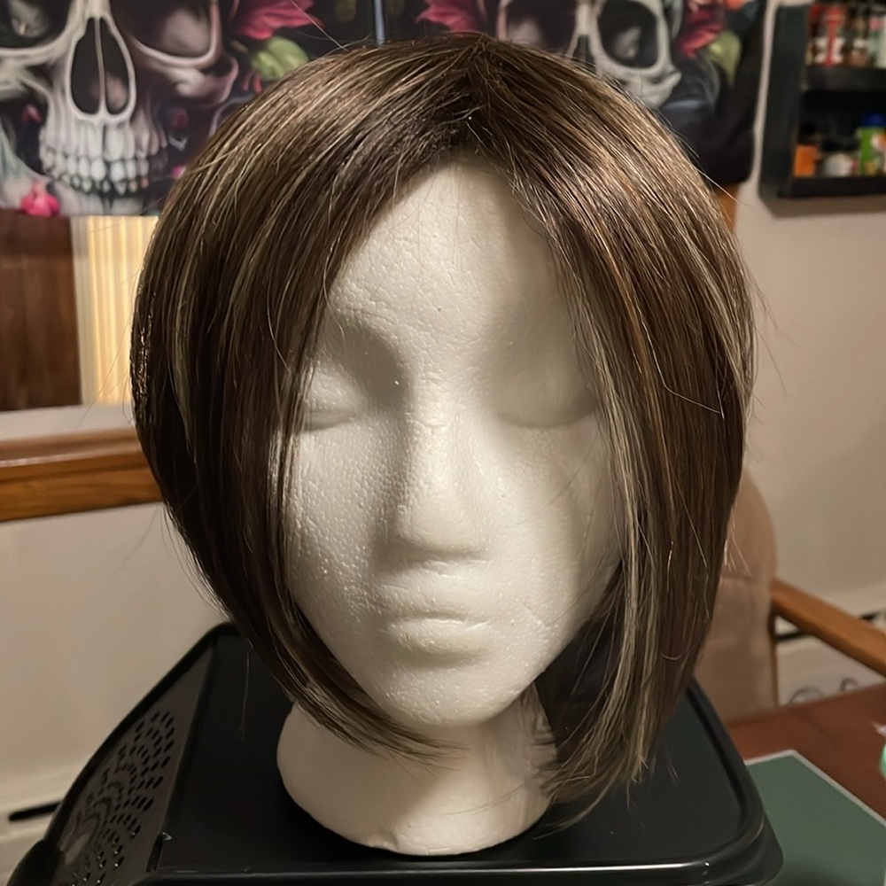 Cysterwigs synthetic wig.
